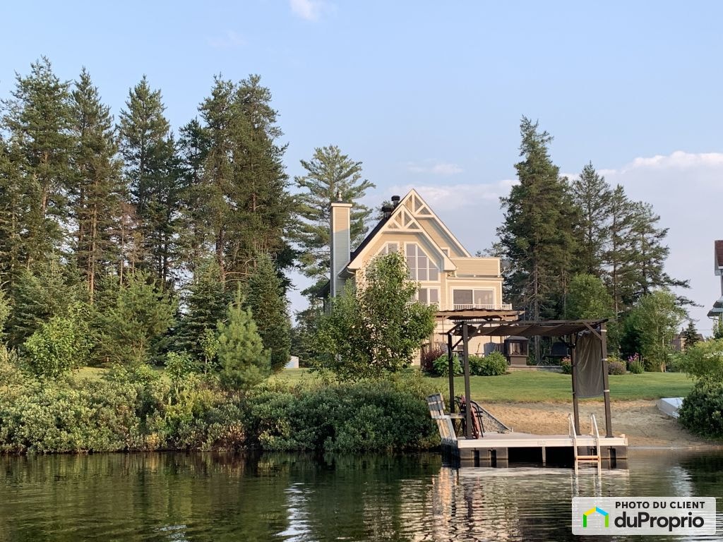 $985,000 - 3 Storey for sale in St-Côme — photo 1