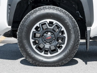 Introducing the 2024 Toyota Tacoma 4x4 Double Cab Auto SB, a white powerhouse designed for those who... (image 3)