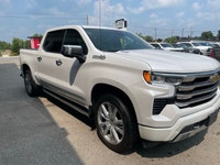 2023 Chevrolet Silverado 1500 High Country 4x4 Crew Cab with the 3.0L Duramax Diesel and 76,202 km!... (image 3)