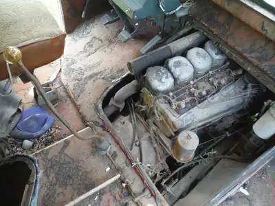 I have a deuzt FL6712 6 cylindre diesel mated to a chev truck 4speed trans!!! in a 70's chev panel t...