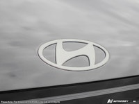 This Hyundai Kona has a strong Regular Unleaded I-4 2.0 L/122 engine powering this Variable transmis... (image 8)
