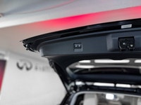 The 2024 INFINITI QX60 LUXE is the volume-leader of the Canadian lineup, striking a balance between... (image 7)
