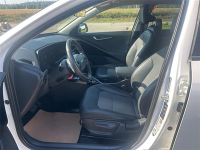 2023 Kia Niro EX Premium - Sunroof - Power Liftgate, View more
