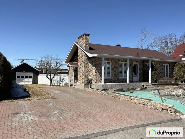 $380,000 - Bungalow for sale in Alma — photo 1