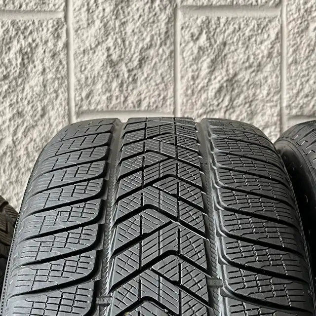 (95%) 4x 275/45R20 Pirelli Winters w/ BMW X5/X6 Rims + TPMS in Tires & Rims in City of Toronto - Image 5