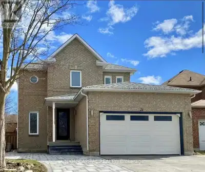 Available For Fast Move-In. This Newly Updated Unit Features New Flooring And Fresh Paint, A Functio...