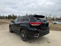 IIHS Top Safety Pick+. This Toyota Highlander boasts a Regular Unleaded V-6 3.5 L/211 engine powerin... (image 8)