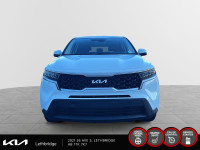 2023 Kia Sorento LX Plus Experience the Kia Sorento LX with only 79669 km on the odometer. Finished... (image 1)