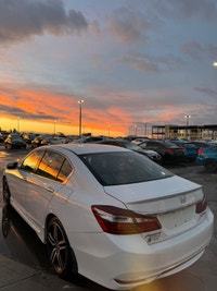 2017 Honda Accord – Backup Camera | Side Mirror Camera | Mileage: 171,179 km Automatic Transmission... (image 5)