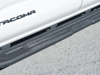 Introducing the 2024 Toyota Tacoma 4x4 Double Cab Auto SB, a white powerhouse designed for those who... (image 5)