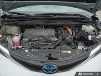 Navigate every journey with confidence in this 2023 Toyota Sienna XSE AWD, a versatile 7-seater mini... (image 7)