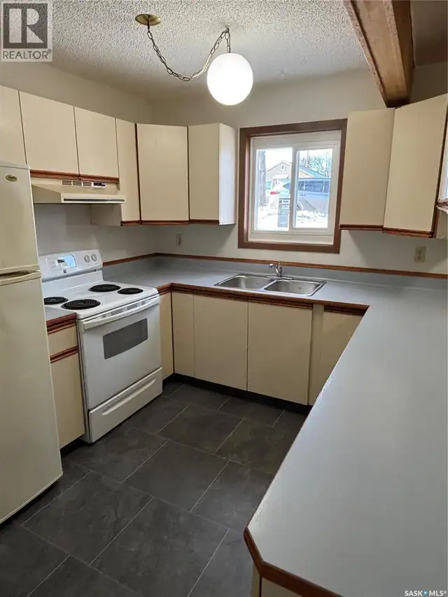 345 SCARTH STREET Regina, Saskatchewan in Houses for Sale in Regina - Image 8