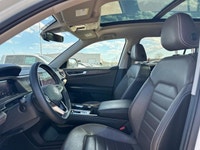 This Volkswagen Atlas boasts a Intercooled Turbo Regular Unleaded I-4 2.0 L/121 engine powering this... (image 1)