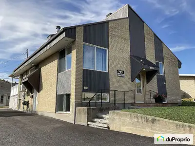 Cette magnifique propriété, entretenue avec soin au fil des années, allie confort, fonctionnalité et...