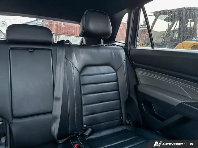 2021 Volkswagen Atlas Cross Sport Highline in Cars & Trucks in Ottawa - Image 17