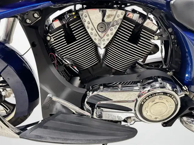 2011 Victory Motorcycles Cross Country **MATCHING TOUR PACK** ** in Sport Touring in Markham / York Region - Image 25