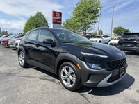 Command every journey with the 2022 Hyundai Kona Preferred, a nimble sport utility designed for urba... (image 2)