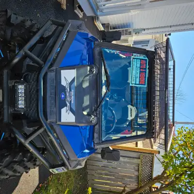 2015 SxS Polaris RZR 900 EPS (côte à côte) $11,800 Négo. 900cc 12,300kms Un seul proprio jamais acci...