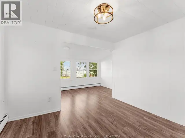 13050 RIVERSIDE DRIVE East Tecumseh, Ontario in Houses for Sale in Windsor Region - Image 30