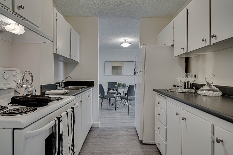 Carlton Tower - 1 Bedroom Apartment for Rent 5