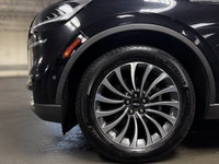 The 2024 Lincoln Aviator Reserve is a refined and powerful three-row luxury SUV that offers a compel... (image 5)