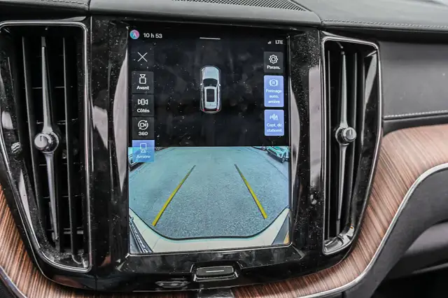 2023 Volvo XC60 in Cars & Trucks in City of Montréal - Image 17