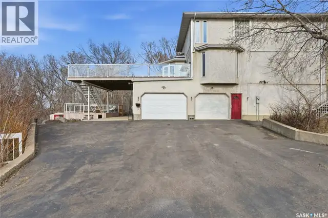 10 Meadow BAY Lumsden, Saskatchewan in Houses for Sale in Regina - Image 3