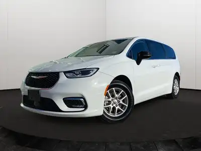 This Chrysler Pacifica has a powerful Regular Unleaded V-6 3.6 L/220 engine powering this Automatic...