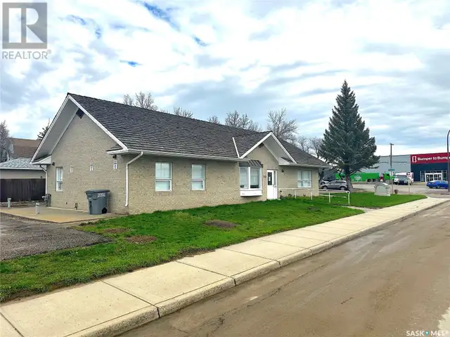 215 Chaplin STREET W Swift Current, Saskatchewan62863315257473121