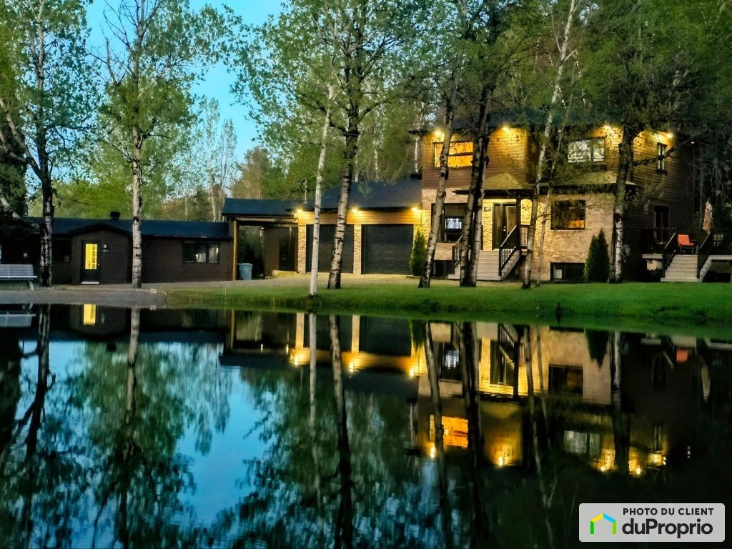 $899,000 - 2 Storey for sale in Jonquière (Jonquière) — photo 1