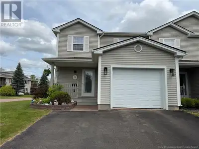 Beautifully updated end unit condo with garage in desirable area of Dieppe. This beautiful home offe...
