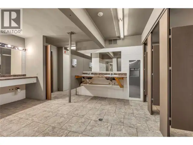 333 Main Street Penticton, British Columbia in Commercial & Office Space for Sale in Penticton - Image 28