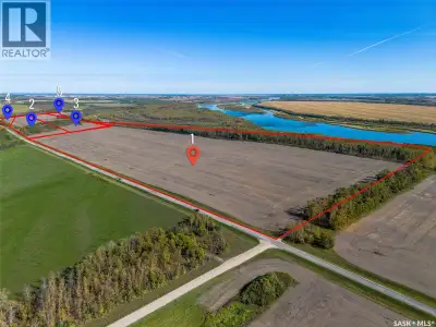 Farmland with Water View – RM of Prince Albert #461 This exceptional 185.62-acre property offers a r...