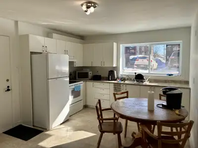 Appartement 4 et demi dans un complexe de 148 unités avec piscine extérieure à Charlesbourg. Situé à...
