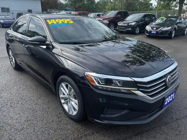2021 Volkswagen Passat HIGHLINE, Leather, Sunroof, Htd. Seats, A