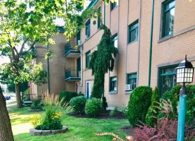 L'entretien et une qualité de vie sont mes priorités. -- Balcon au 1 er étage -- Plancher en bois fr...