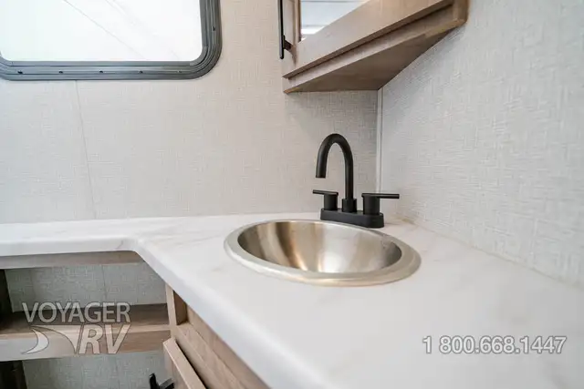 2023 Grand Design Imagine XLS 23BHE in Travel Trailers & Campers in Kelowna - Image 15