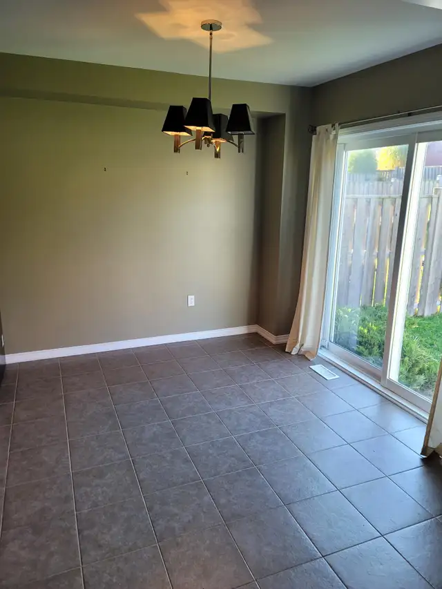 Spacious 4-Bedroom Family Home Across from the Park! in Long Term Rentals in Brantford - Image 5