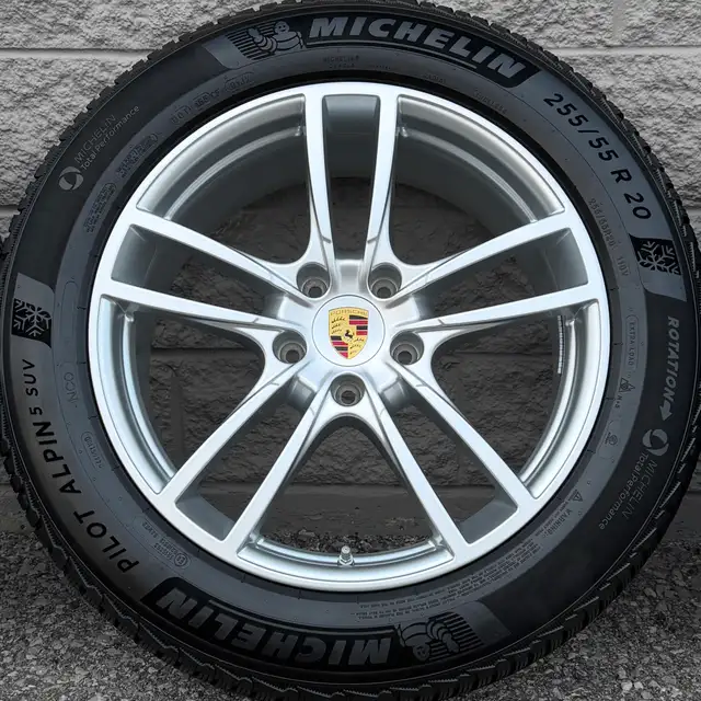 (98%) 4x Porsche Cayenne Coupe 20" OEM Winter Wheels Package in Tires & Rims in City of Toronto - Image 4