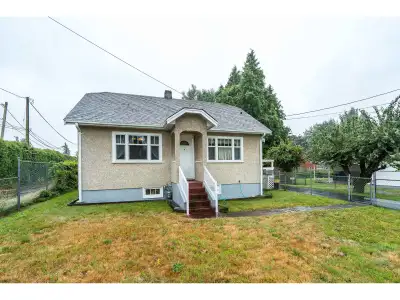 A well maintained 1427 sqft 2 bed/1 bath home (682 sqft finished) is situated on a large beautiful p...