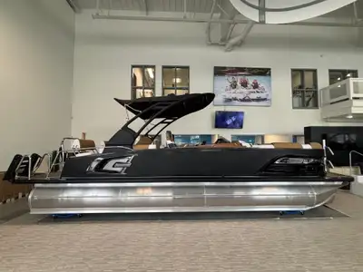 Check out our 2025 Vetta Elegans 25 QLS powered by a Mercury 300L Verado 5.44” 1.85 Cambered Skeg. T...