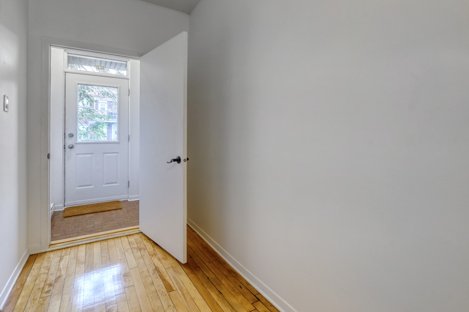 Beau grand 4.5 au 2ieme etage sur la 3e Ave a Verdun! — photo 2