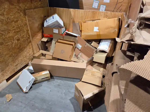 Free FOAM / CARDBOARD / corners First come in Free Stuff in Mississauga / Peel Region - Image 7