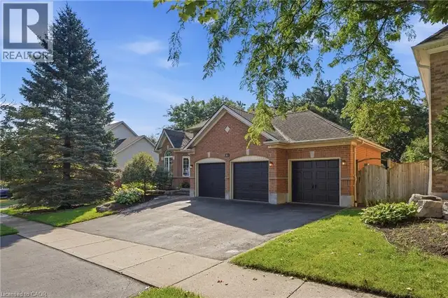 51 AUTUMN RIDGE Trail Kitchener, Ontario in Houses for Sale in Kitchener / Waterloo - Image 4