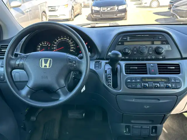 2005 Honda Odyssey EX-L: Leather*Sunroof* in Cars & Trucks in Calgary - Image 13