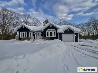 !! Coup de coeur à Cantley !! Découvrez cette magnifique maison unifamiliale (2004), soigneusement e...