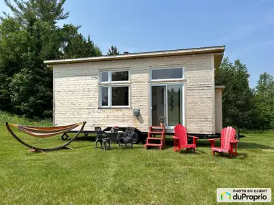 Mini maison sur roues à déménager construction juin 2023 Construction écologique avec matériaux de h...