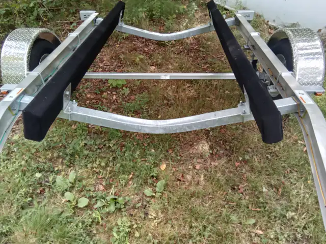 Venture 2825 lb. Aluminum Bunk  Boat Trailer in Boat Parts, Trailers & Accessories in Bridgewater - Image 4