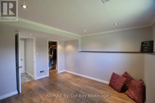 2 BIRCHMOUNT CIRCLE Wasaga Beach, Ontario in Houses for Sale in Oakville / Halton Region - Image 37
