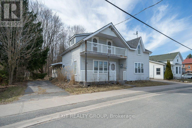 348 METCALF ST Tweed, Ontario in Houses for Sale in Belleville - Image 2